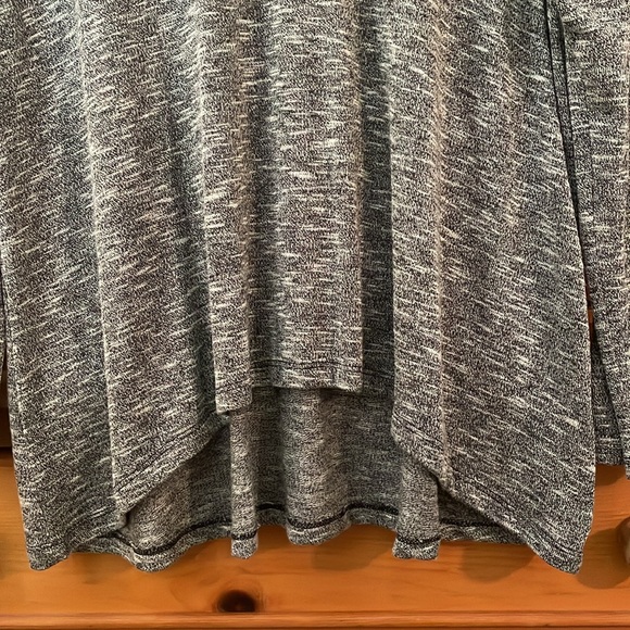 NWT Juicy Couture super soft rayon blend light sweater, size XL, hi/lo hem - Picture 6 of 13